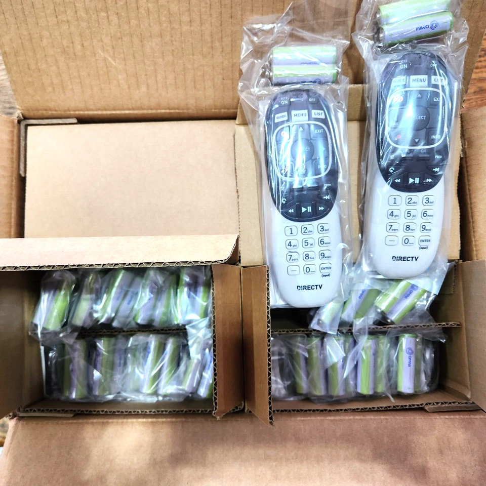 (LOT OF 40) DIRECTV RC73 IR/RF UNIVERSAL REMOTE CONTROLS / GENIE / 1 CASE / NEW! - Image 3 of 4