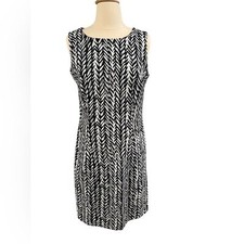 Soho Apparel Black and White Sleeveless Professional Cocktail Dress-size 8