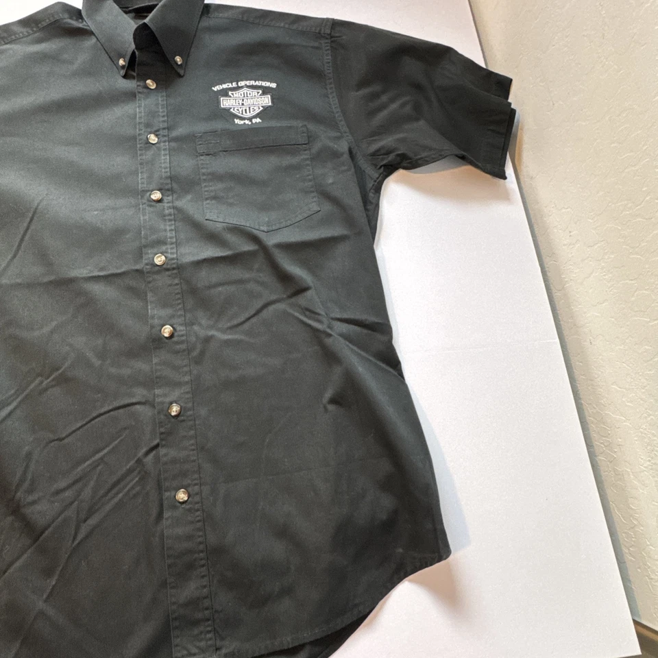 Camisa negra abotonada Harley-Davidson Vehicle Operations, York, Pa. MPolyester Foto 3 de 4