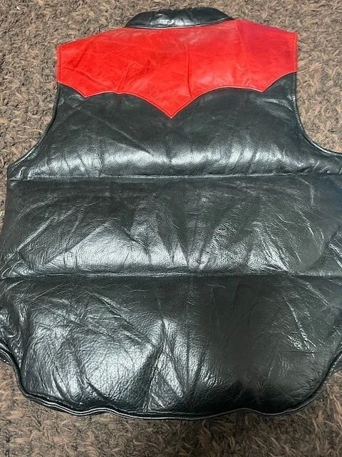 Y'2 LEATHER Down Vest Black Red Plaid Lining Size 38 Made in Japan - Image 2 of 4