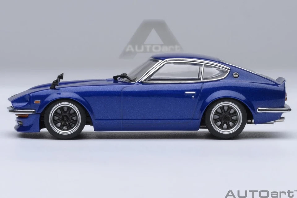 Nissan Fairlady Z (S30) Blu Akuma No Z Wangan Midnight Comic #1 1:64 Autoart - Immagine 3 di 4