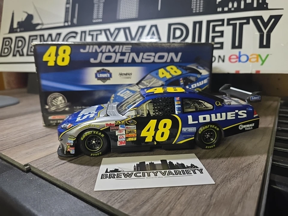 Jimmie Johnson #48 Lowe’s 2009 CUNA 1/24 Nascar Diecast Foto 2 de 4