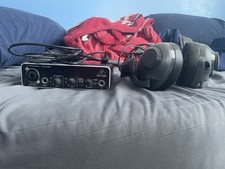 Behringer UMC22 Interface  Headphones - both untested