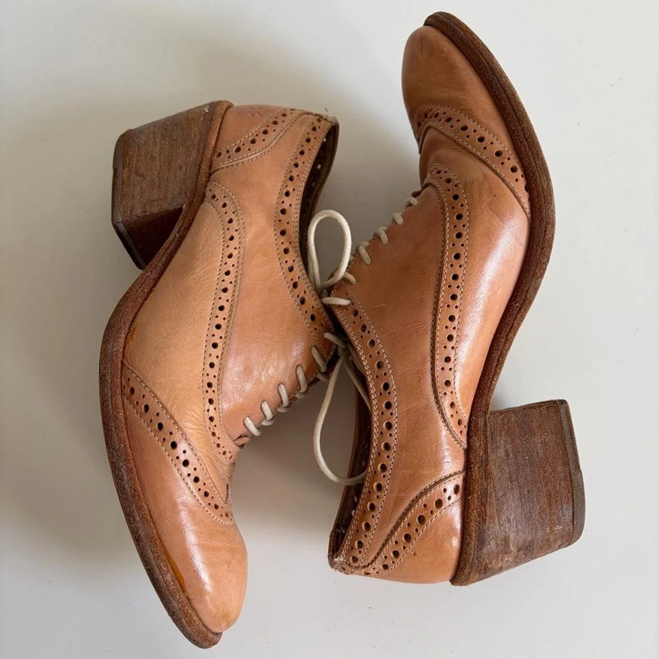 Zapatos para mujer Frye Oxford Maggie punta de ala perforada de cuero talla 9B Foto 4 de 4