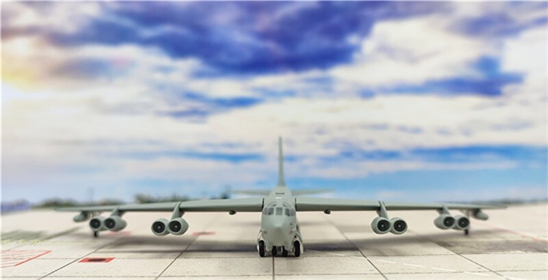 Boeing B-52H B−29 SUPER−G 雷電BOEING プラモデル Amazon.com: TANG DYNASTY 1:144 B-29 Superfortress Bomber
