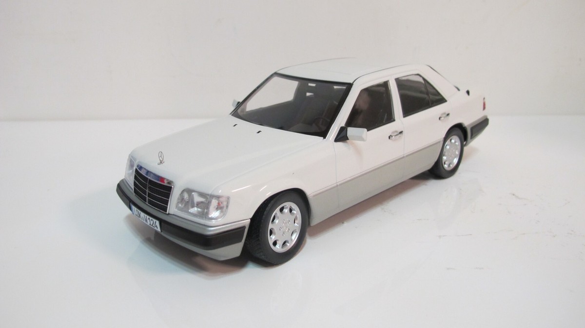 Mercedes  W124 E320 1/18 ダイキャストモデルカー 1:18 I-SCALE MERCEDES BENZ E320 E KLASSE FACELIFT W124 WHITE