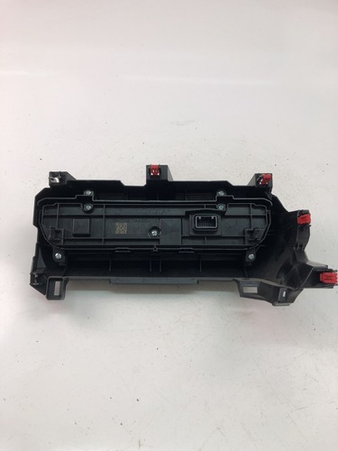 TOYOTA YARIS P21 55900-K0280 Climate Control Unit 2020 20484813 - Picture 3 of 4