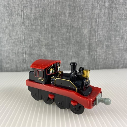 Chugginton Train Old Puffer Pete Motor Negro Diecast Metal 2013 TOMY Ludorum - Imagen 7 de 11