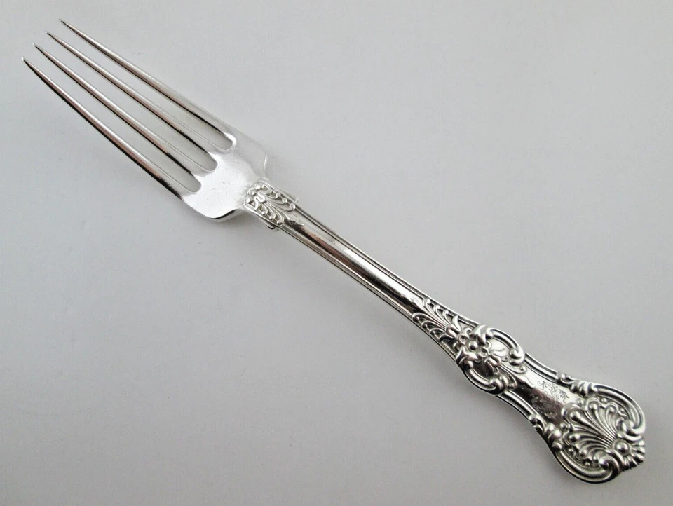 Tenedor de cena de plata esterlina ENGLISH KING by Tiffany 7 1/2" Foto 3 de 4