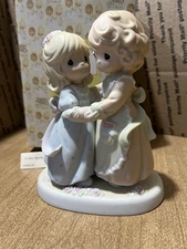 Precious Moments A Very Special Bond Figurine 1998
