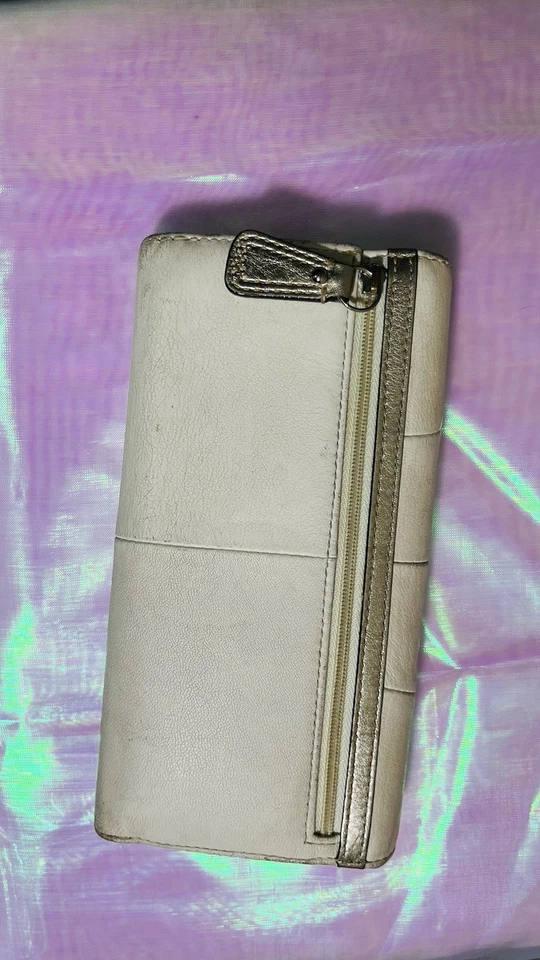 Cartera Coach Soho Y2K Cuero Hebilla Larga Grande Cremallera Alrededor Beige ~ Dorado Metálico Foto 2 de 4