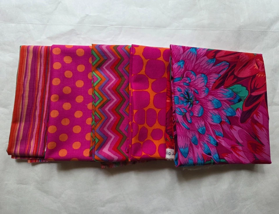 5 cuartos de grasa - Red Kaffe Fassett FQ 18 x 22 100 % algodón tela acolchada versión 7 Foto 2 de 4