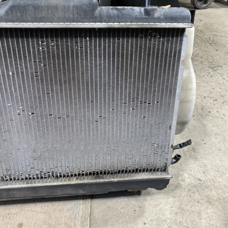 Radiador con ventiladores Subaru Impreza Wagon 2005-2007 Foto 4 de 4