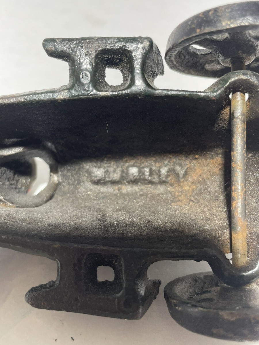VOITURE DE COURSE MINIATURE FONTE DE FER HUBLEY