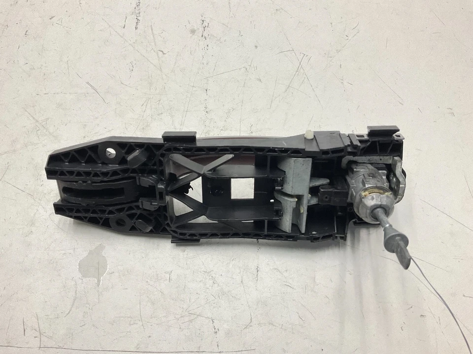 2012-2019 VOLKSWAGEN PASSAT FRONT LEFT SIDE EXTERIOR DOOR HANDLE W/ BRACKET OEM - Image 2 of 4