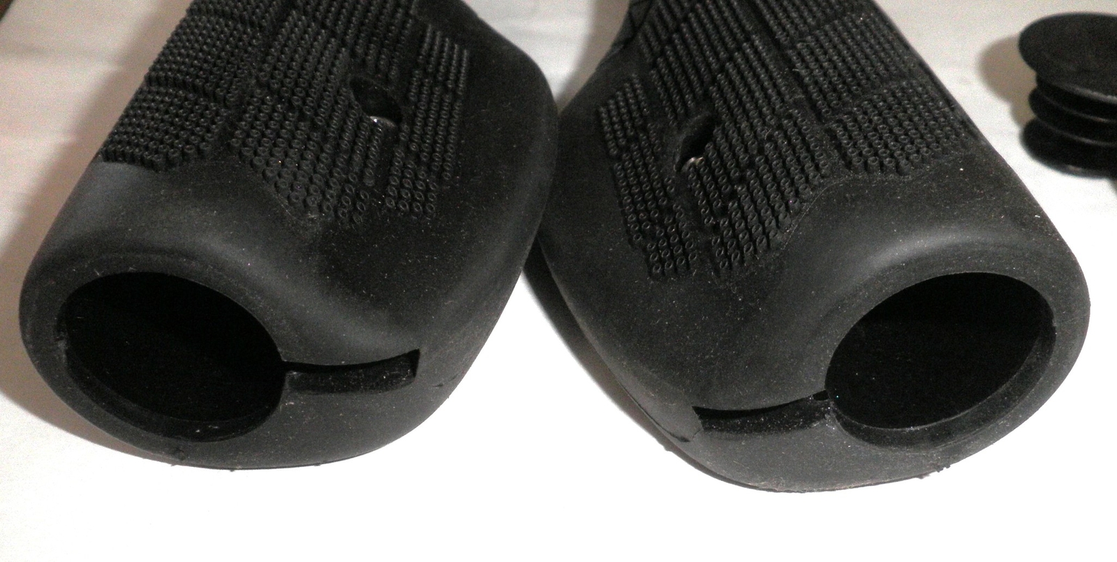 ERGONOMIC CLAMP-ON OFF SET BLACK BICYCLE HANDLEBAR GRIPS BIKE PARTS 571-2