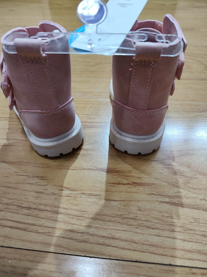 Botas rosas Carters para niños pequeños talla 6 Foto 4 de 4