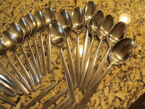 SCC STAINLESS TOWLE TWS216 STAINLESS SILVERWARE FLATWARE SET SPOONS FORKS+ 39 PC - Picture 2 of 12