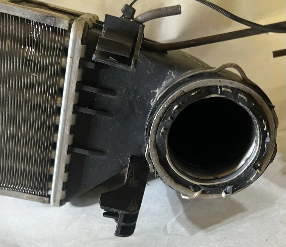 Radiador refrigerador de ar 97-04 Mercedes R170 SLK230 C230 A2035000000 intercooler fabricante de equipamento original - Imagem 2 de 3