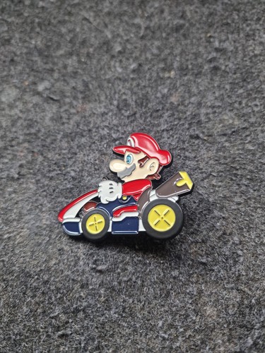 Mario Kart - Mario - Large Pin Badge - FREE POSTAGE - Picture 2 of 4