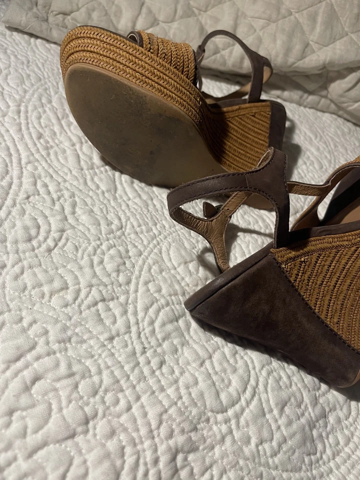 Sandalias de cuña UGG Australia Fitchie talla 6,5 correa en T marrón alpargata F290215A Foto 2 de 4