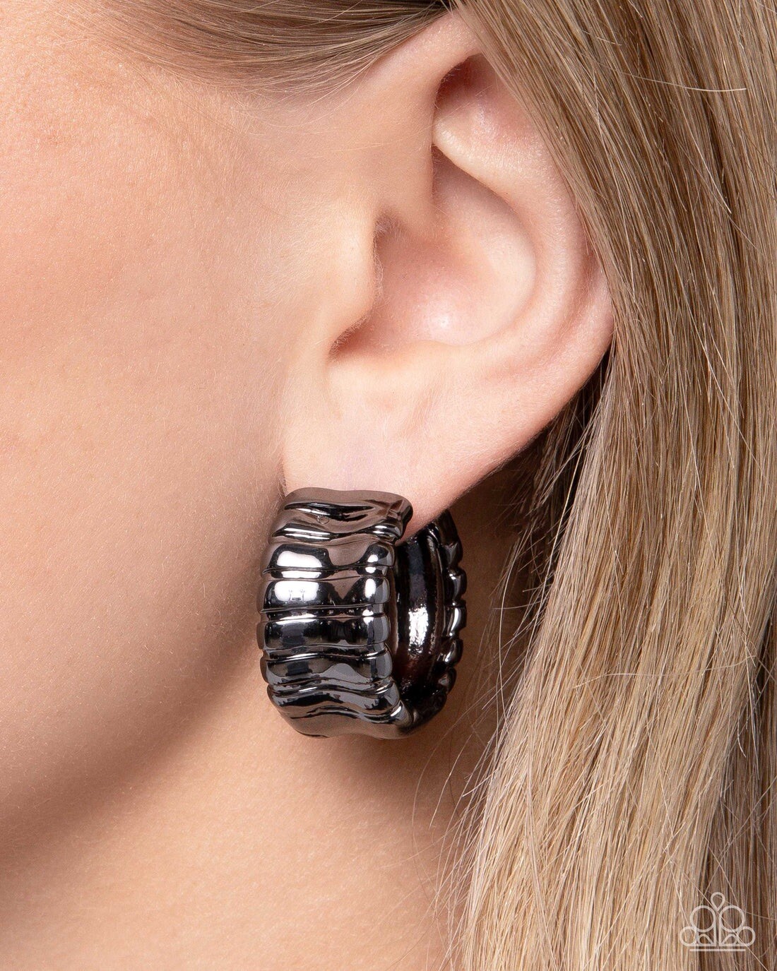 New Paparazzi Jewelry-Seamless Sass Hoop Hinge Earring-Black