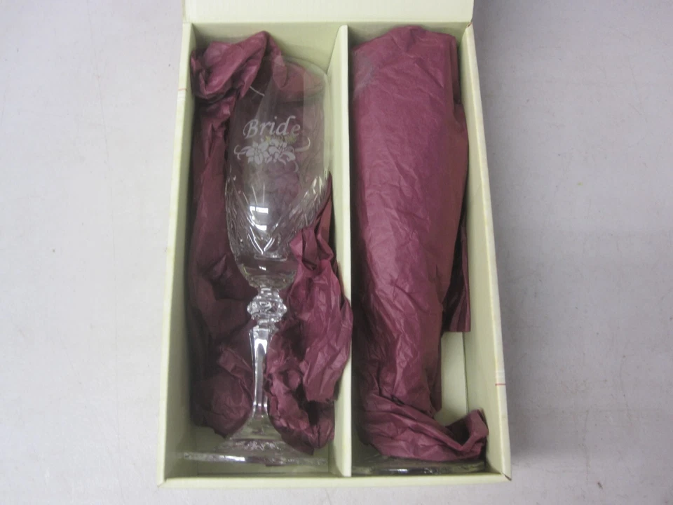 Galway Irish Crystal Bride and Groom Champagne Glass Set - Image 2 of 4