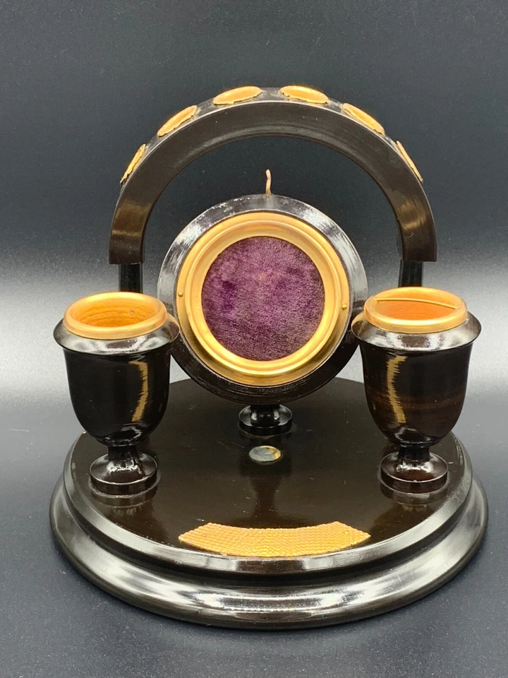 Antiguo soporte de exhibición para reloj de bolsillo con estante para pipa de fumar madera y latón dorado Foto 3 de 4