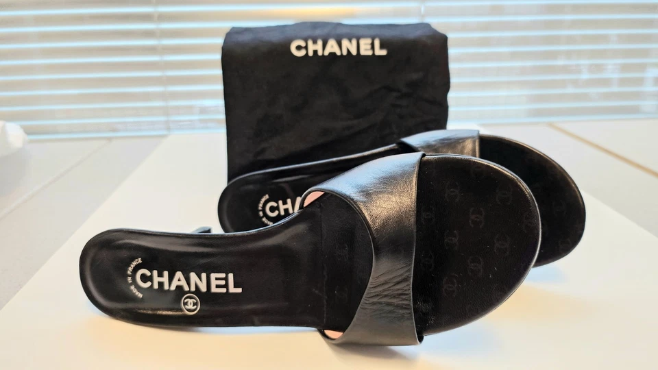 Классические туфли на каблуке для котят CHANEL. Размер 7. Черная кожа. Отличное состояние товара с мешком для пыли - Изображение 4 из 4