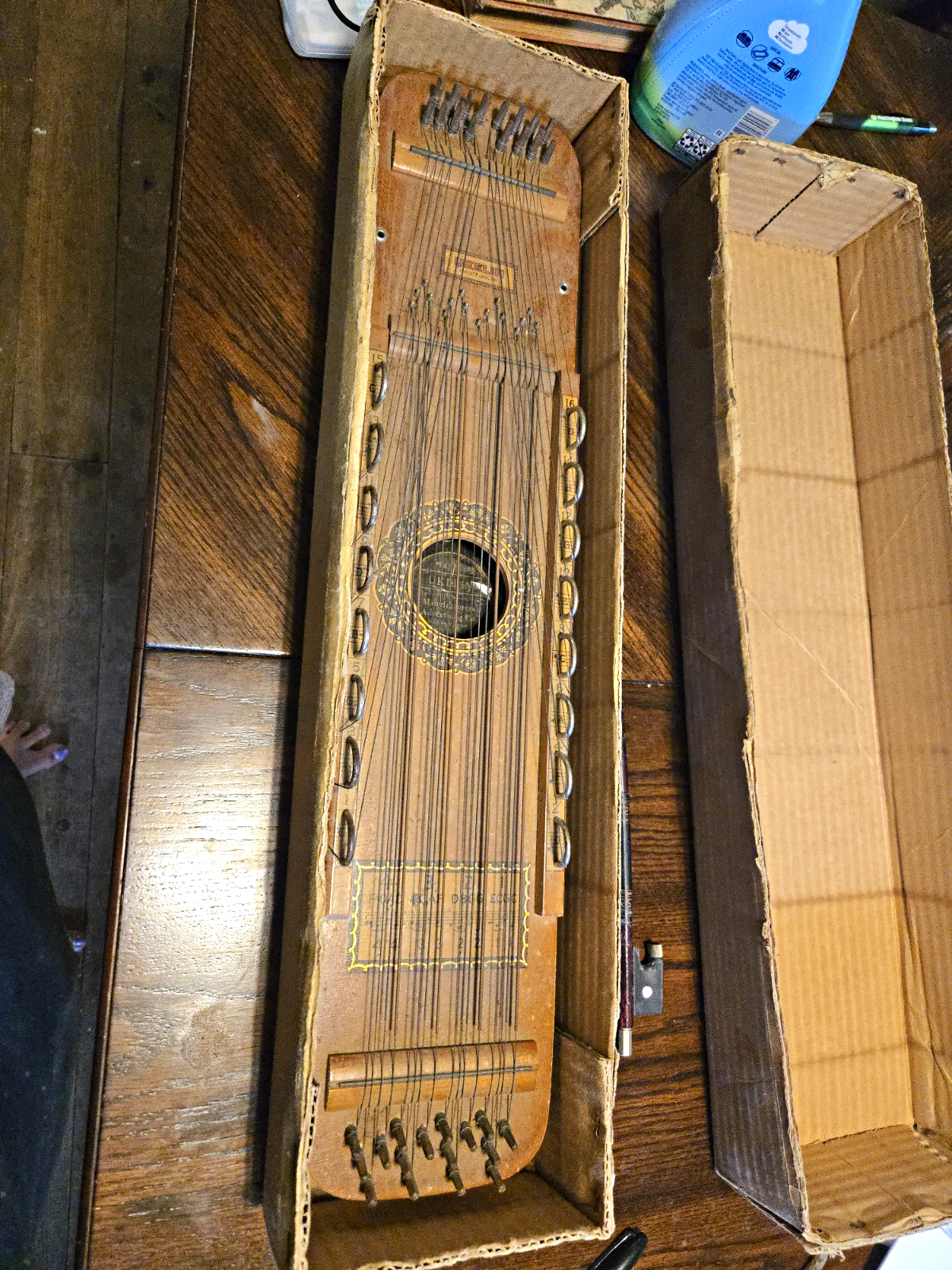 Ukelin Chord Zither String Instrument Natural Wood Brown w/ Case & Bow