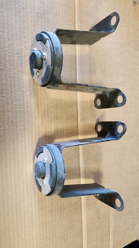2 FlowBelow Brackets  Latch (for Wheel Cover) A22-73680-004 Dual Standard