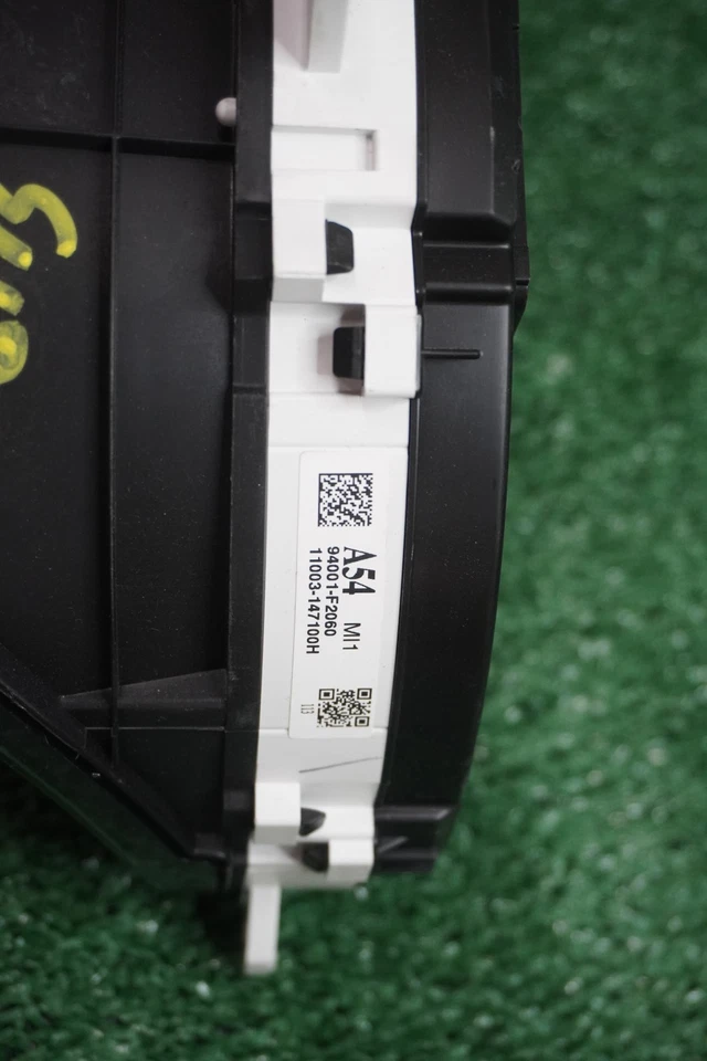 2017 2018 HYUNDAI Elantra Speedometer Gauge Cluster OEM 230K Miles 94001F2060 - Image 4 of 4