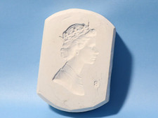 Elizabeth II Bust Sprig Medallion Mould F Brookes Wedgwood Potter 1970s #WF30