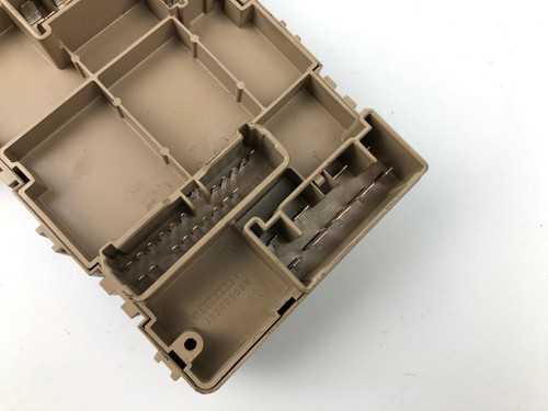 2010 - 2014 Subaru Legacy Outback Interior Fuse Relay Box 82201AJ000 - Picture 6 of 8