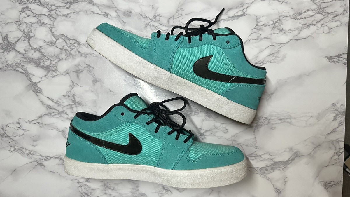 Size 9.5 Nike Air Jordan 1 V.2 Low Emerald Green Mint Shoes Size 9.5 Nike Air Jordan 1 V.2 Low Emerald Green Mint Shoes