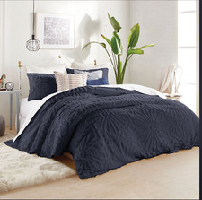 Image of Peri Home Chenille Medallion Duvet Cover, Indigo- Kingsize. NEW