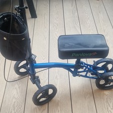 Panlova 4 Wheel Rollator Walker with Seat, Handbrakes, Storage Bag Blue/Black