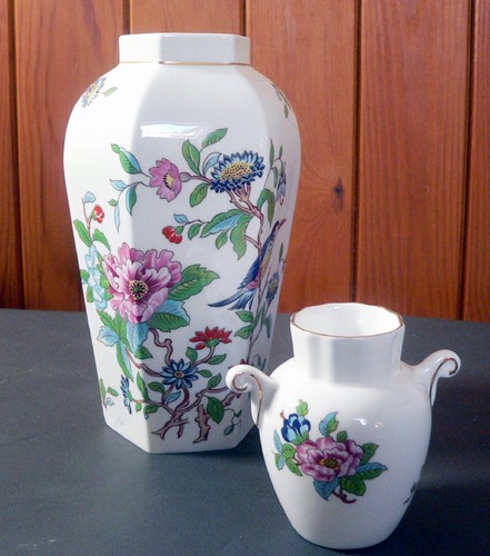 Vintage Aynsley Pembroke Vase 7" (18cm) Plus Smaller Pembroke Posy Vase 3" (8cm) - Picture 5 of 7