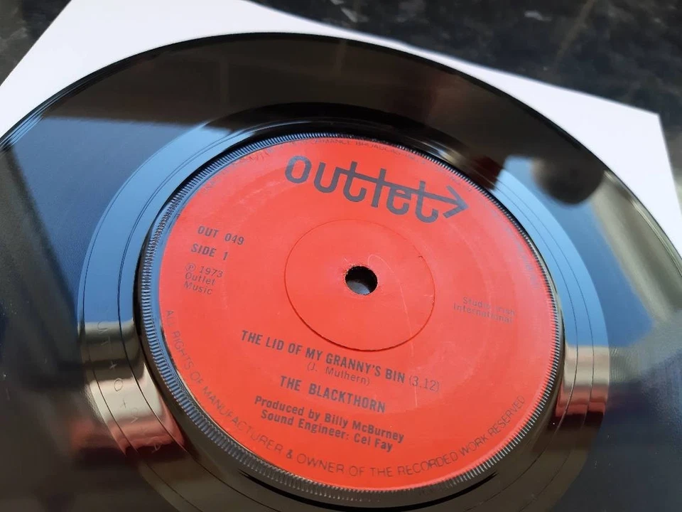 RARE IRISH 7" 45 - BLACKTHORN - THE LID OF MY GRANNY'S BIN  - 1971 - REBEL FOLK - Image 4 of 4