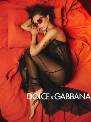 MODE FASHION MILEY CYRUS FÜR DOLCE & GABBANA GLÄNZEND 13x18 FOTODRUCK SAMMLER