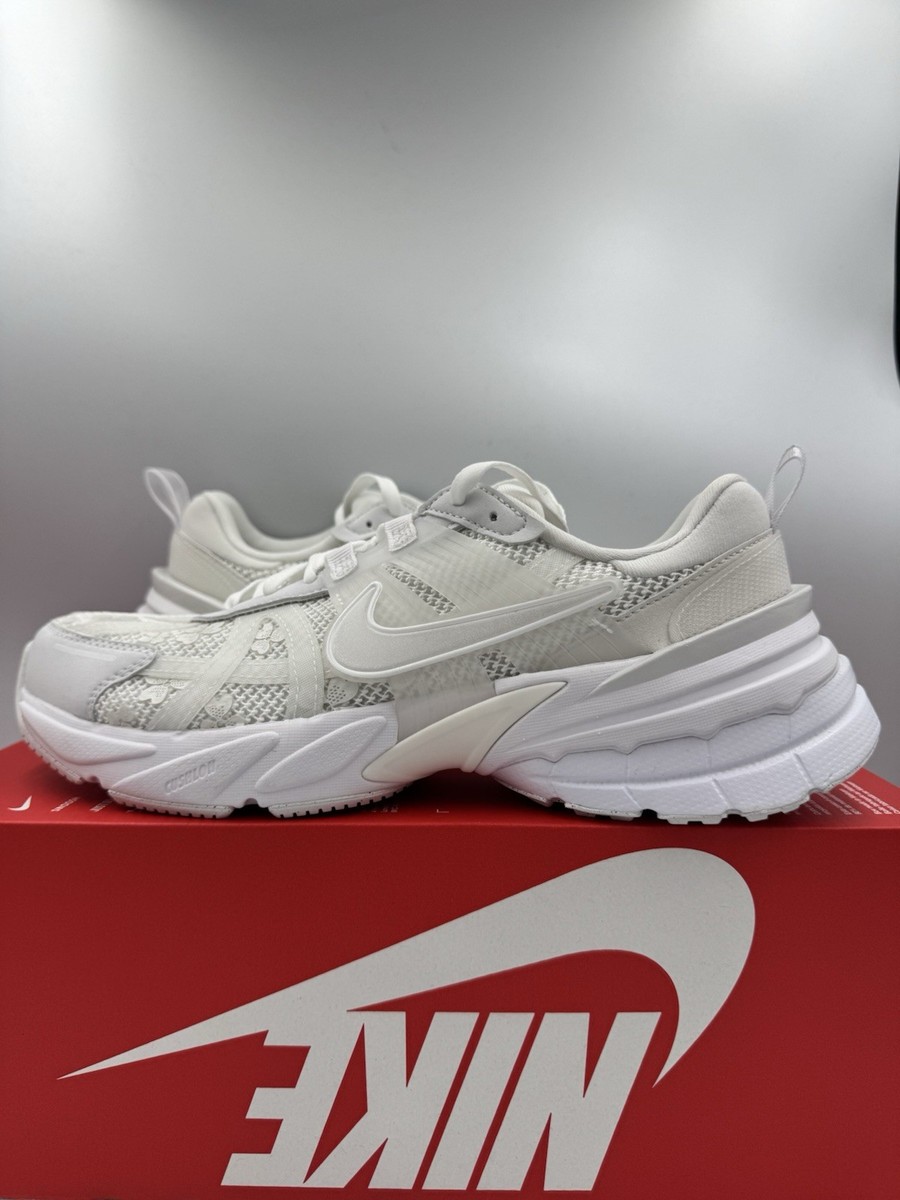 NIKE V2K RUN サミットホワイト 8 (UK)26cm Nike V2K Run - Summit White / Metallic Silver – Kith