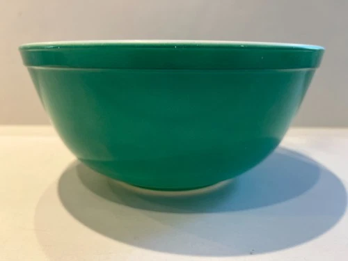 Vintage PYREX Primary Colors Green 2 qt Mixing Nesting Bowl #403 Made in the USA