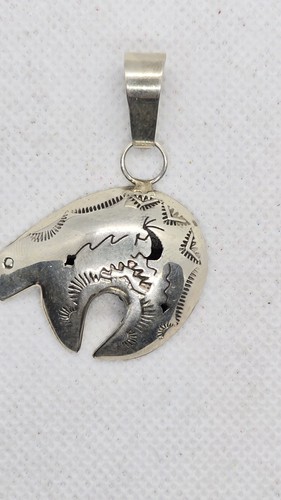 Vintage Native American Sterling Silver Fetish Bear Pendant - Picture 2 of 7