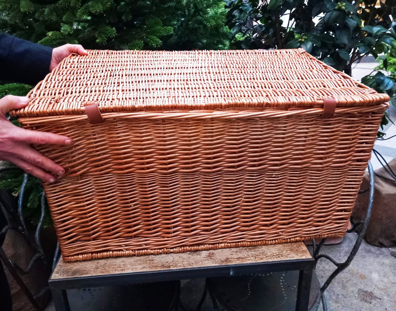 F&M Extra Large FORTNUM & MASON XXL Hamper Basket Coffee Table Chest