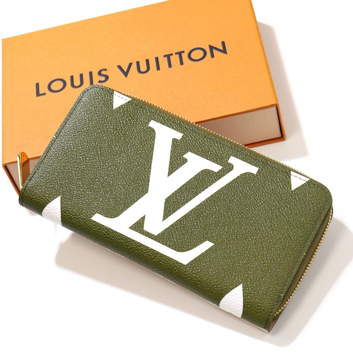Authentic LOUIS VUITTON Monogram Giant M67549 Zippy Wallet #50217A