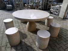 Tisch rund inklusive sieben Hockern Granit gelb Gartentisch Sitzgruppe Outdoor