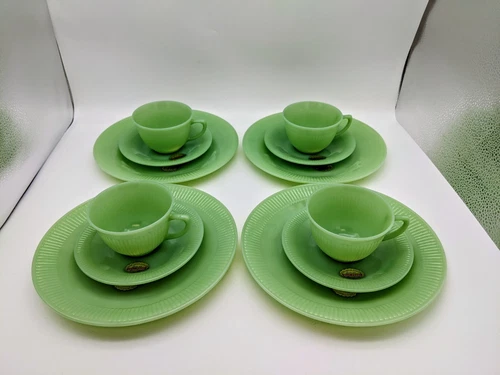 Fire King Rare 40’s Jadeite Swirl pattern 12 piece starter set