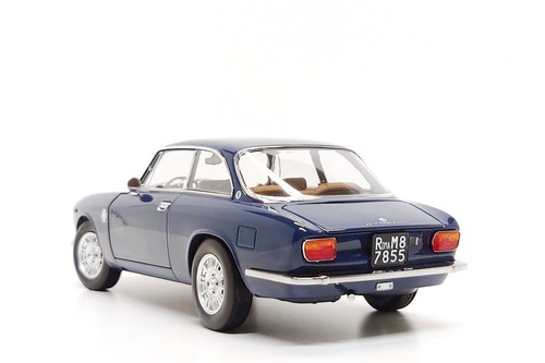 Norev 1:18 Alfa Romeo 1300 GT Junior in Dutch Blue - 第 10/13 張圖片