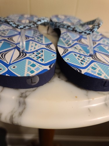 Neu mit Etikett Vera Bradley Damensandalen 9-10, Größe L, Strandfisch blau Flip-Flops - Bild 11 von 12