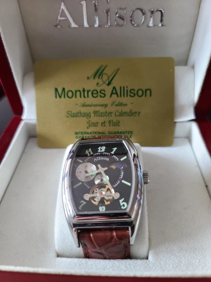 Reloj automático Montres Allison para hombre edición limitada 35/200 fase lunar precio de venta sugerido por el fabricante $7000 Foto 3 de 4